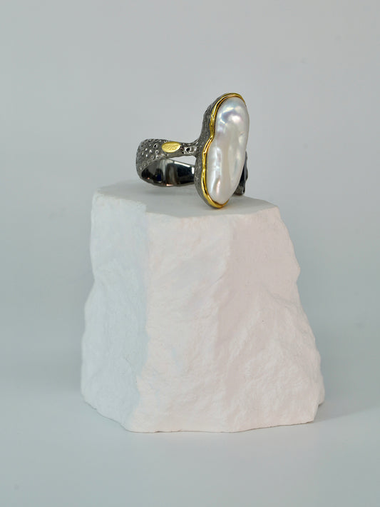 Pearl Ring Blue