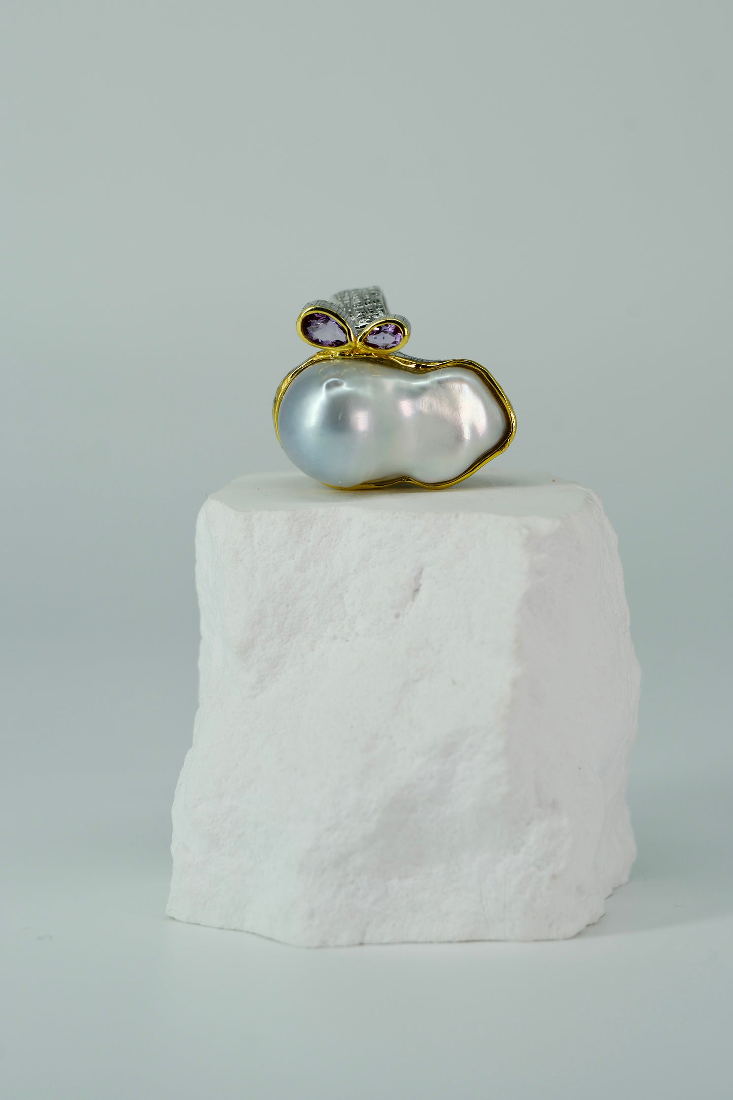 Pearl Vintage Purple Ring
