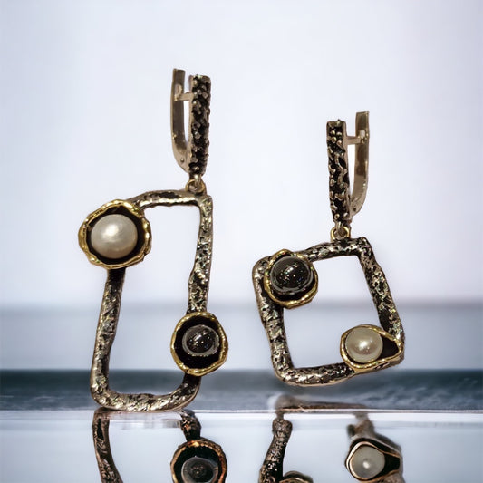 Pearl & Hematite Earring